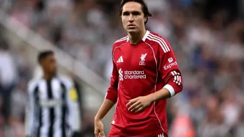 任豪双线恋情曝光，假名“李天琦”私会网红