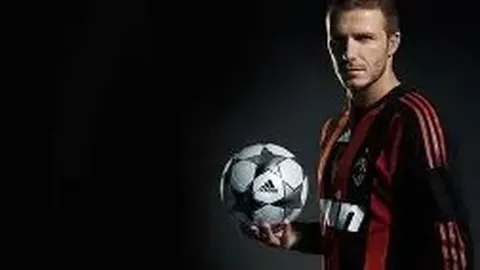 德容透露：巴尔韦德尝试新阵型，球队灵活应对变阵挑战